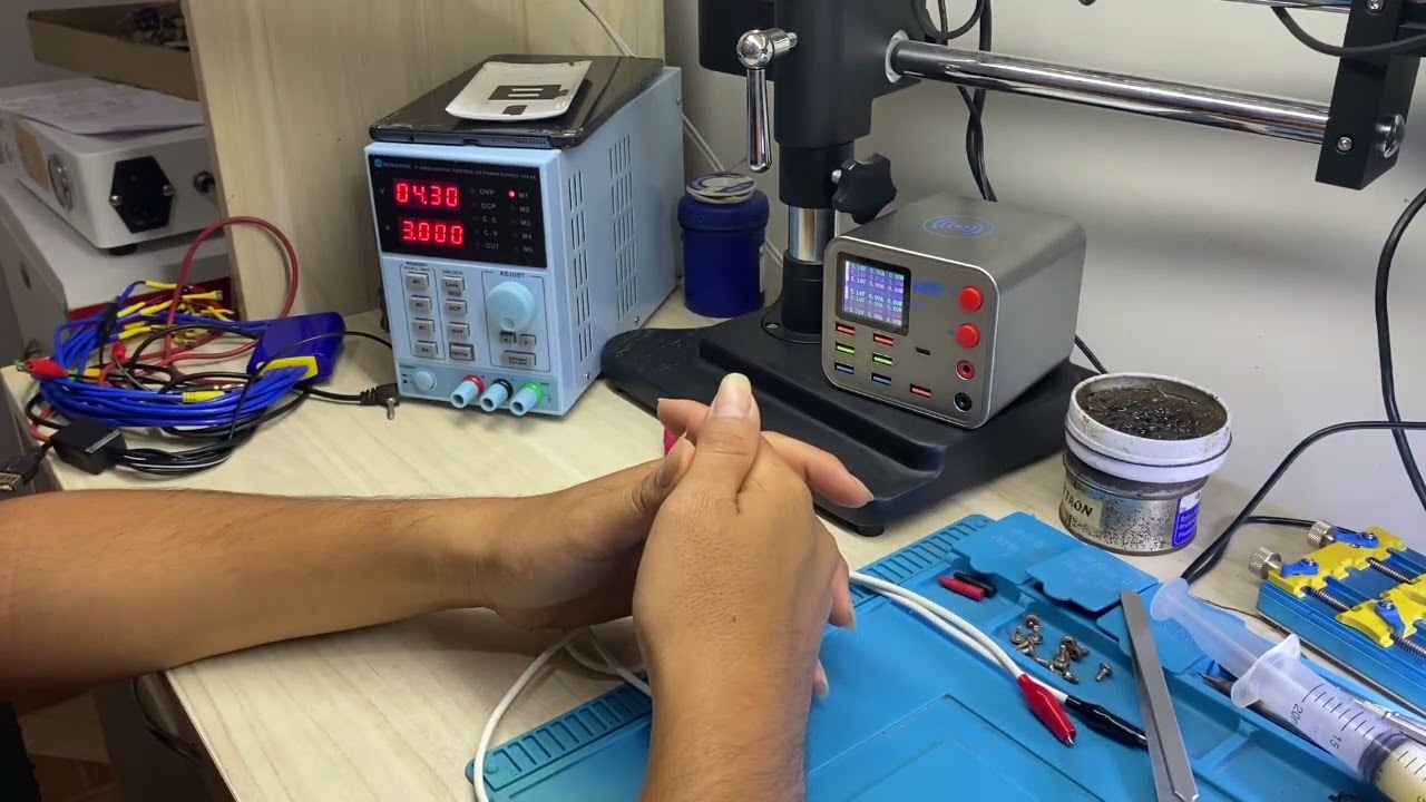 USO DE LA FUENTE DE ALIMENTACION O FUENTE DE VOLTAJE
