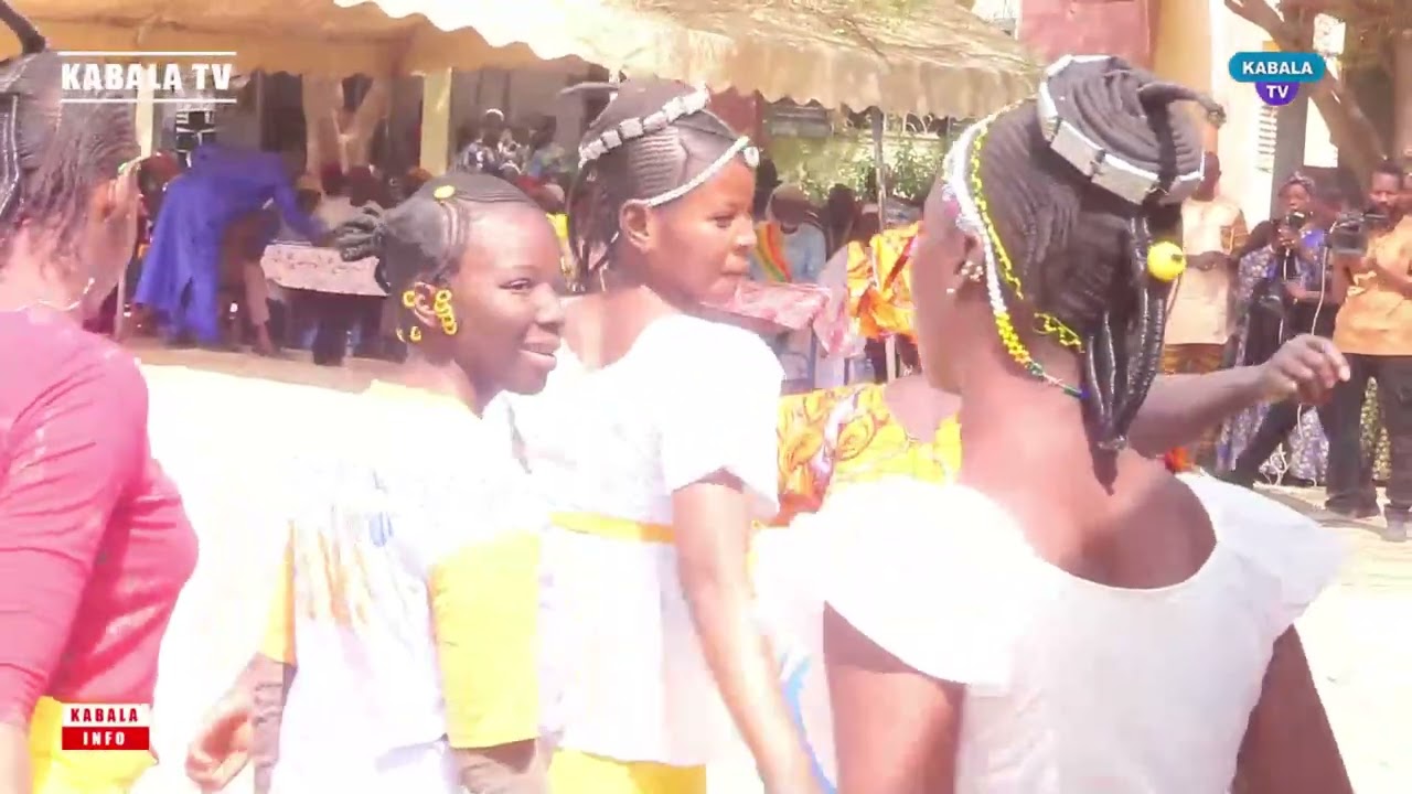 La danse de jeunes filles Khassonké à Diyala Hawa dembaya