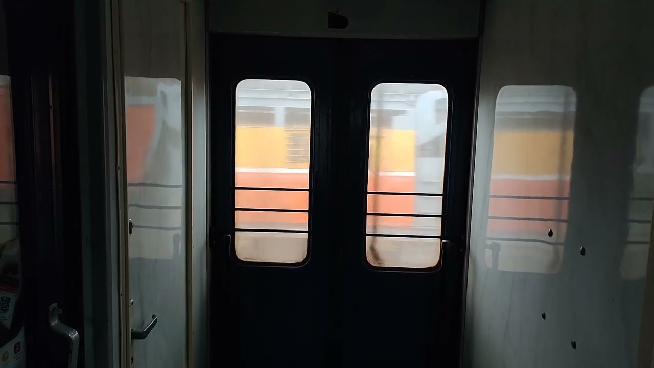 Pasažieru vilciens: elektrovilciens ER2/ electro train ER2, Riga - Jelgava - Riga Lotyšsko/Latvia.