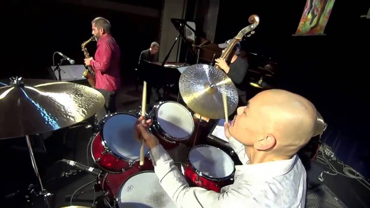 Rosario Giuliani Quartet / Walking Around