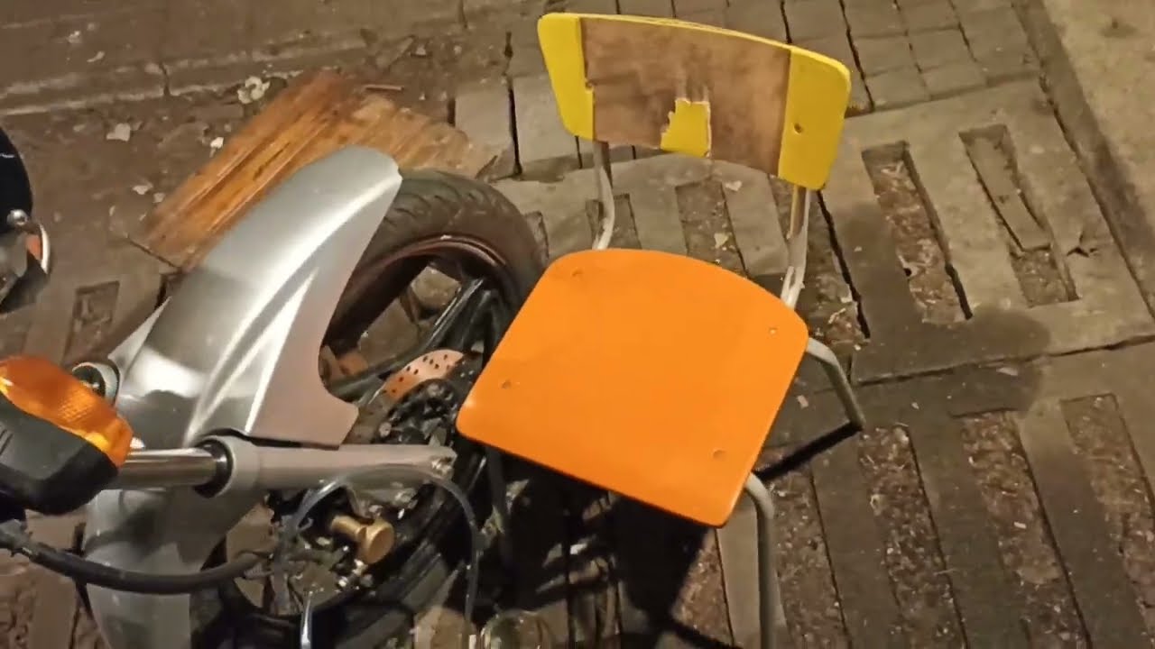 Yamaha YBR 125 wymiana płynu hamulcowego.