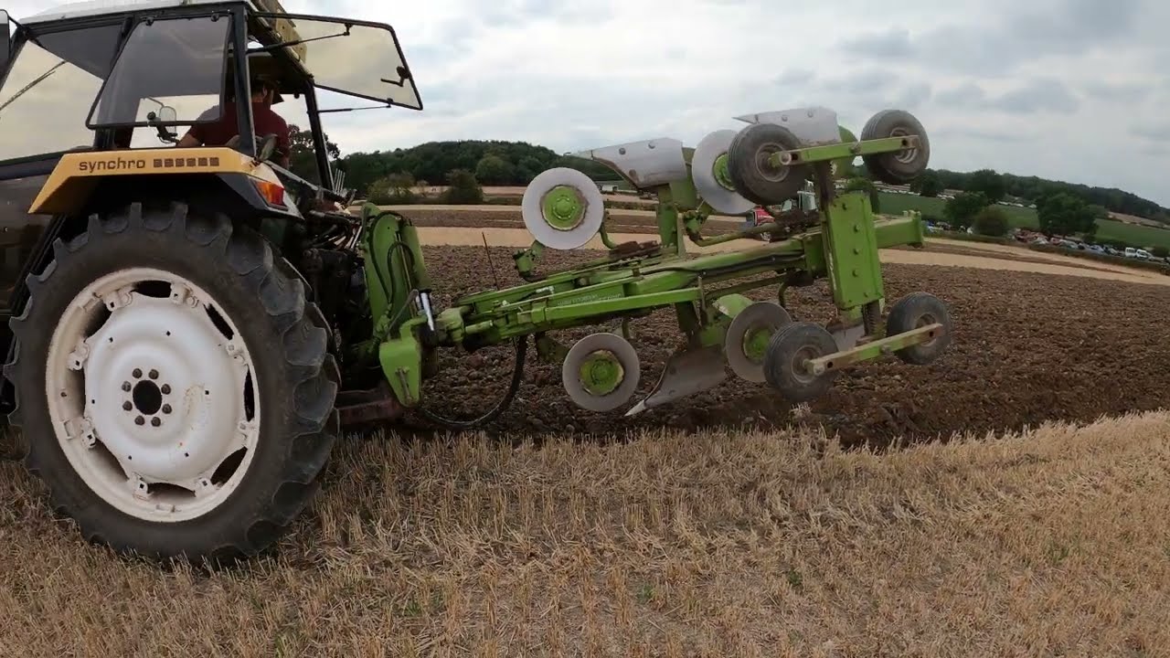 1981 Leyland 804 Synchro 3.8 Litre 4-cyl Diesel Tractor (82 HP) With Dowdeswell Plough