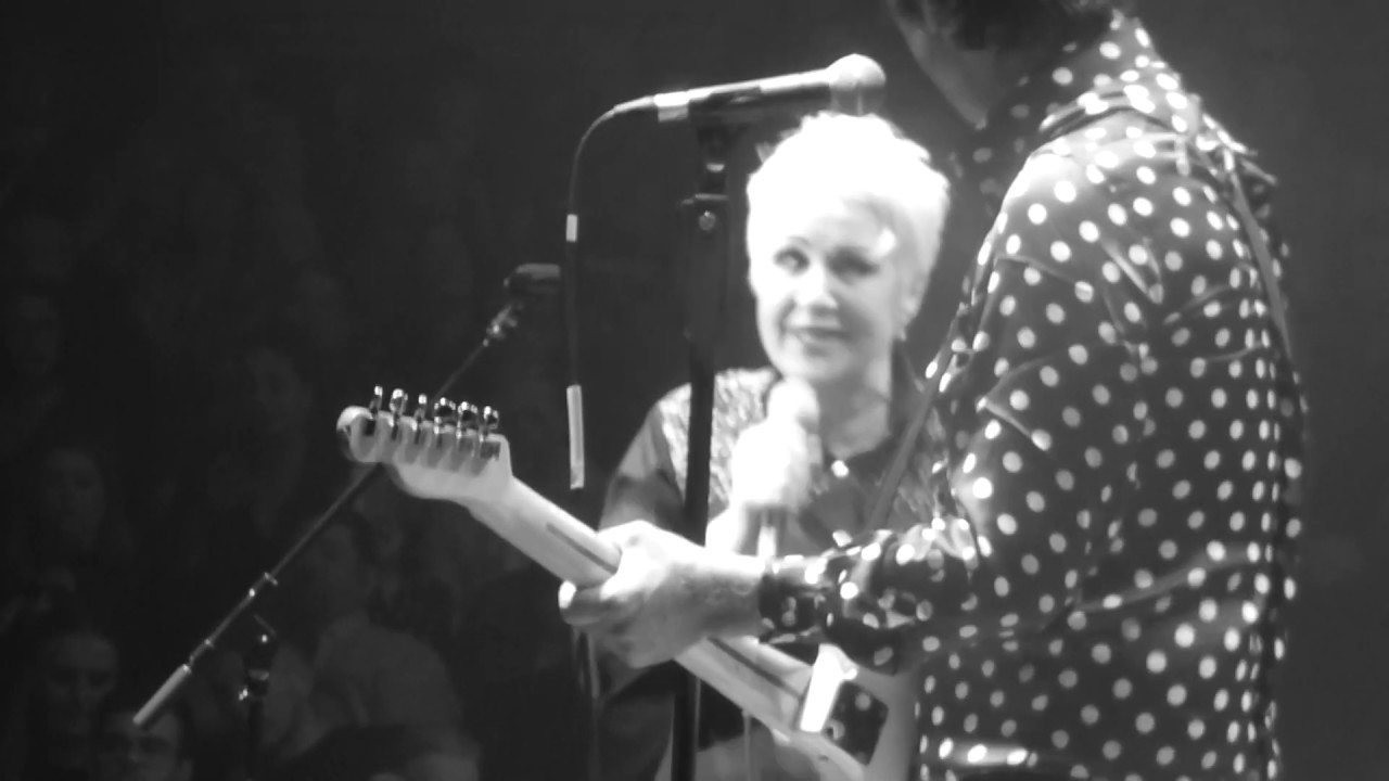 Love you more -The Buzzcocks with Pauline Murray@Royal Albert Hall 21st June 2019