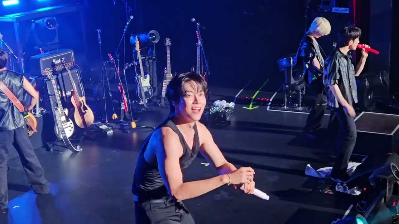 N.Flying - the real / Paris concert du 4/10/25  full circle &CON4