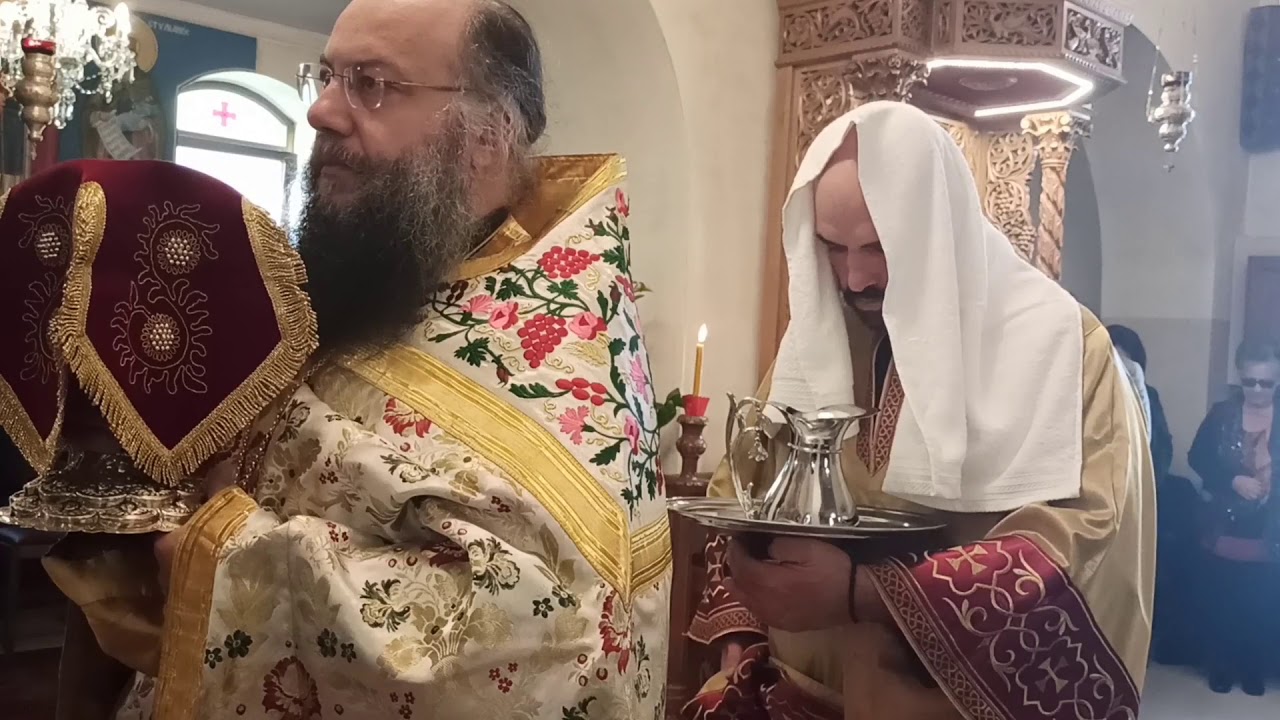 Χειροτονία νέου Διακόνου από τον Μητροπολίτη Σάμου