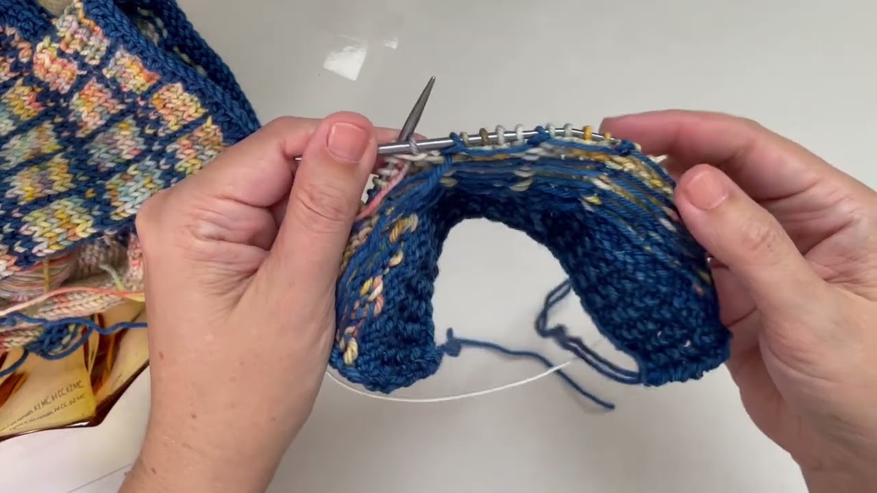 How to purl with 2 colors in one row | knitting colorwork | The Spinning Hand | knitting tutorials