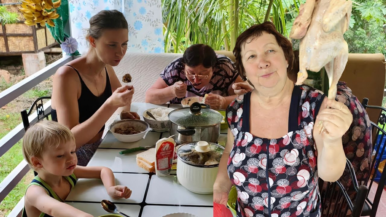 COOKING TINOLA FROM NATIVE CHICKEN! WE DIDN'T EXPECT IT WOULD TASTE THIS WAY!