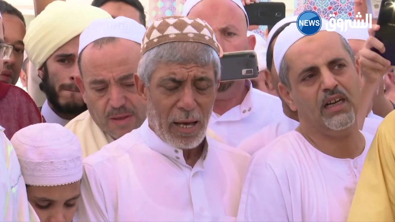 لحظة وصول جثمان الدكتور #محمد_بن_بريكة الى مقر الزاوية البلقايدية بالعاصمة