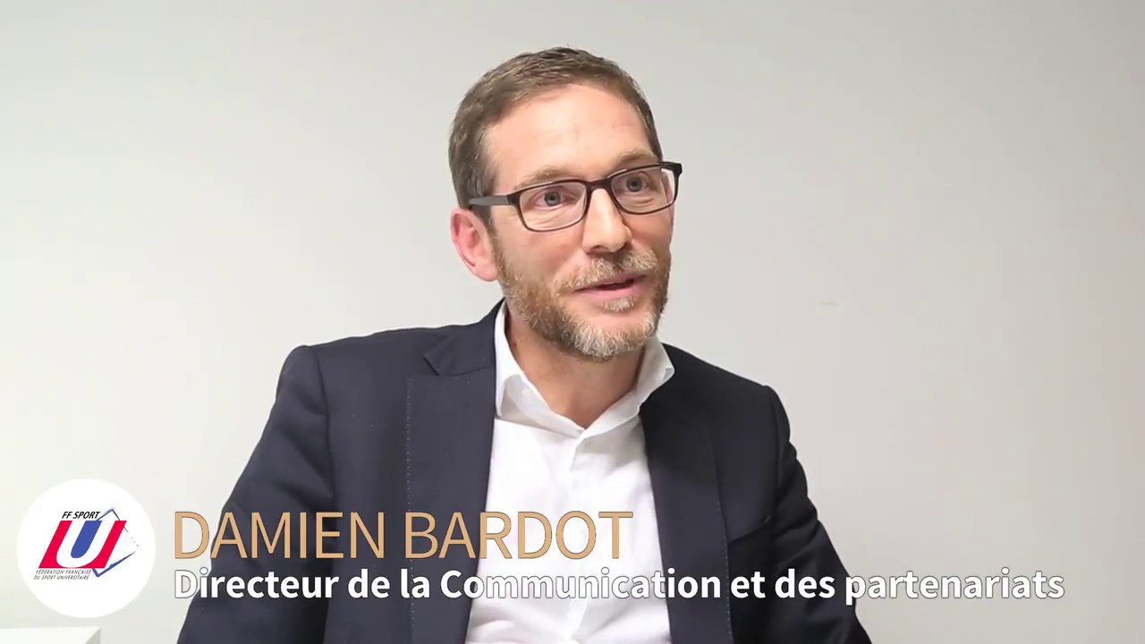 Les Métiers du Sport : Directeur de communication