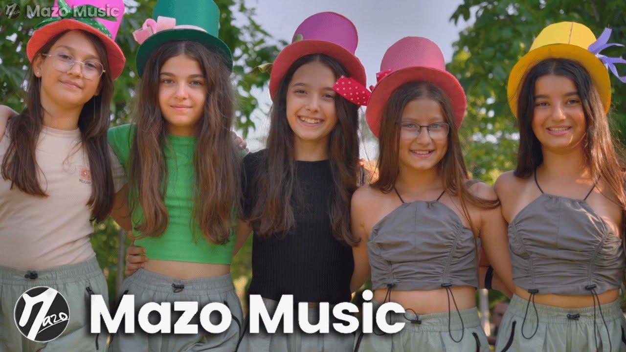 Mazo Music Channel - Don't Worry Be Happy - Bibi & Sophi (Official Video)