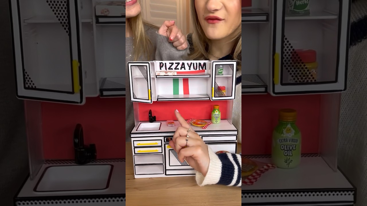 Our MiniVerse Pizza Restaurant! This is a competition!! 🍕🏆 #pizza #miniverse