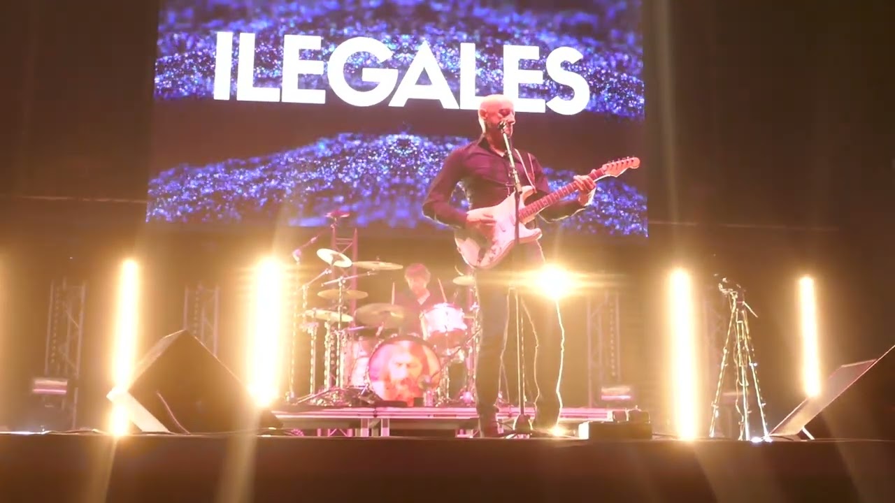 Los Ilegales - Playa Poniente - Gijón