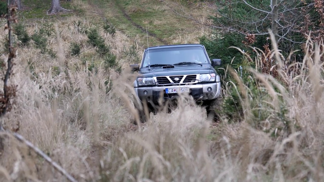 4x4 offroad Nissan Patrol Y61 2.8 Green Line (4K).