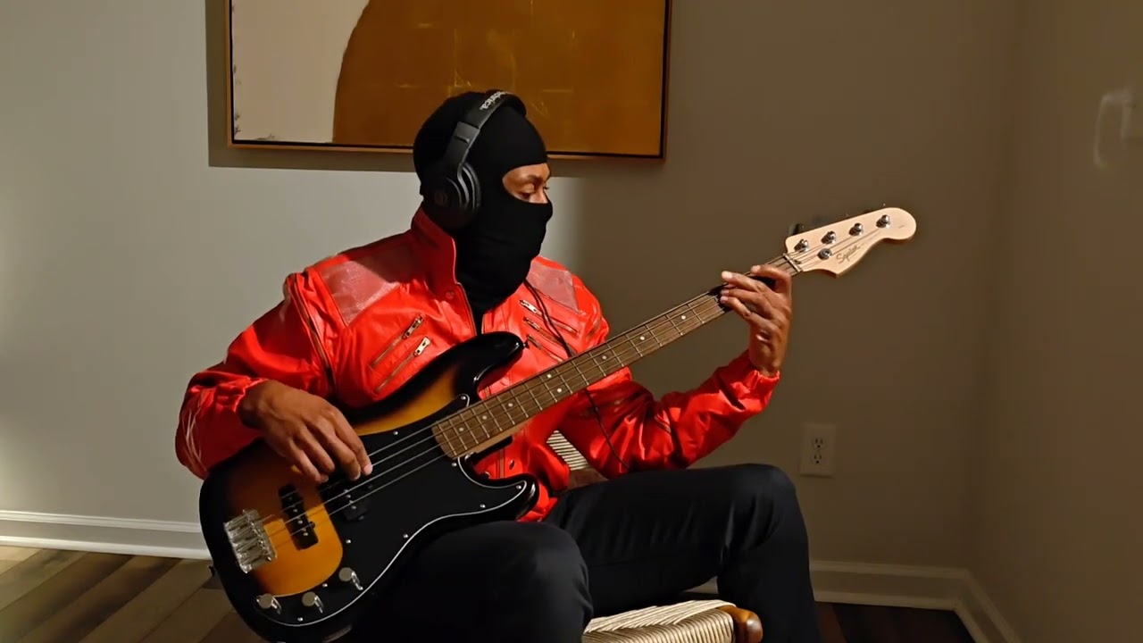 Michael Jackson - I Can't Help It (Bass Cover)