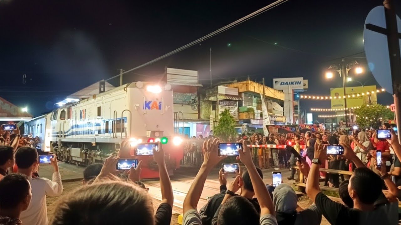 LOKOMOTIF CC 204 IKUT PAWAI‼️|| Acara Carnaval Night Ulang Tahun Kota Lubuklinggau Ke 24 Tahun