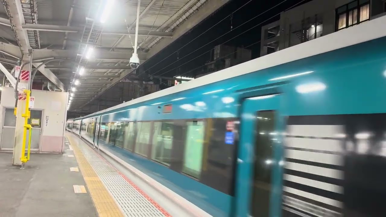 E257系NA-01編成[トップナンバー]+NC-31編成が回送電車として大宮駅3番線発車シーン
