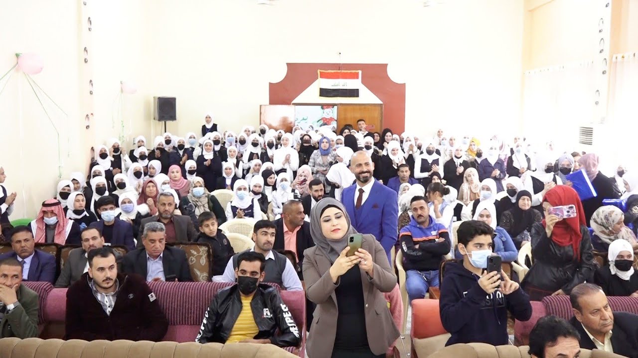 احتفالية ثانوية الحواري النموذجية للبنات لتكريم الطالبات المتفوقات بحضور مدير عام تربية الانبار