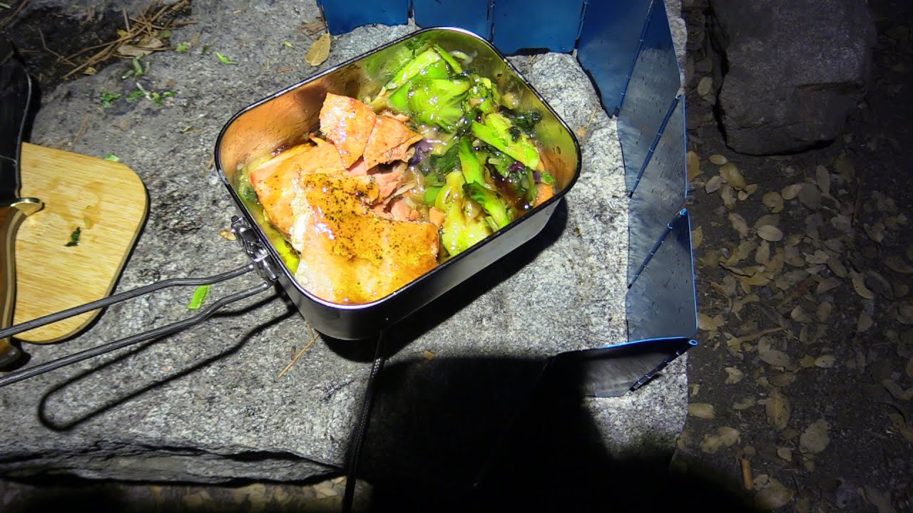 Stainless Steel Bento Box with Bamboo Chopping Board