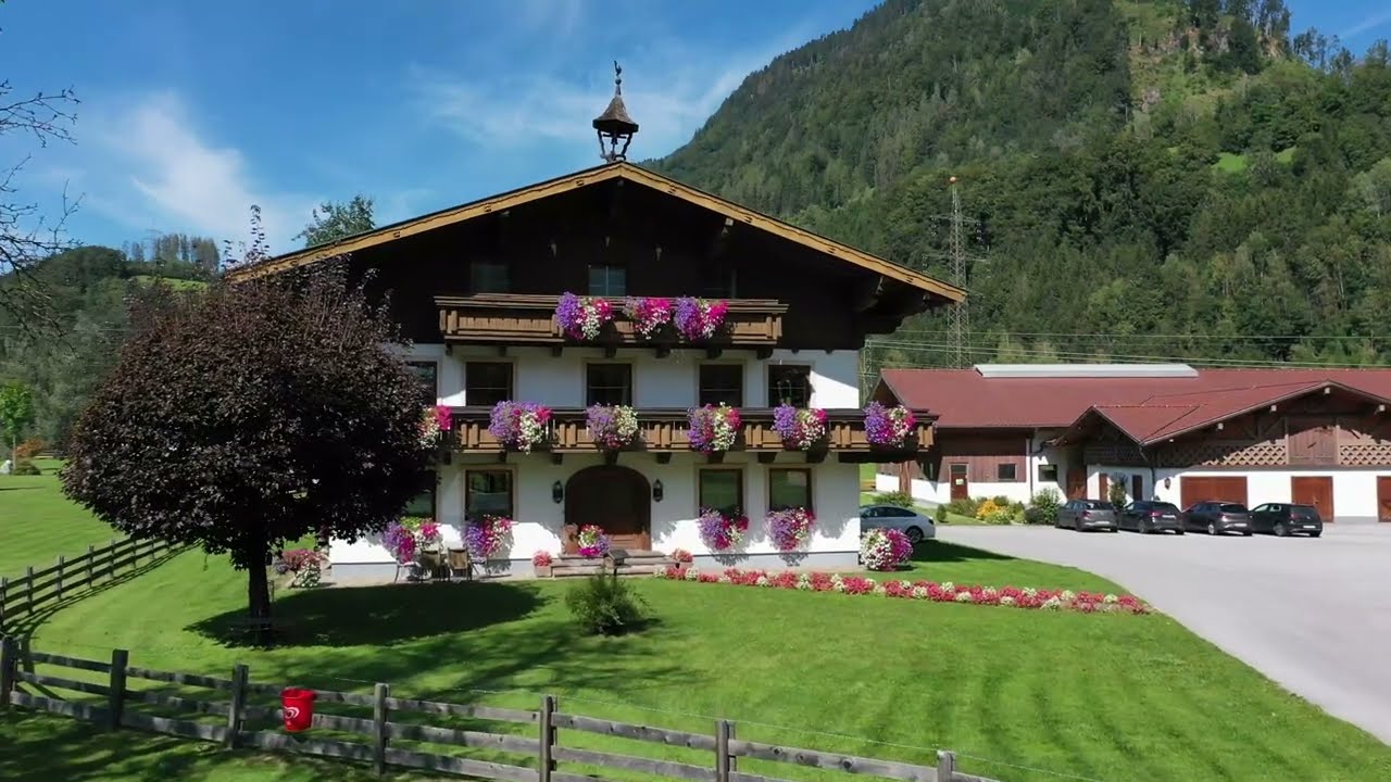 Schlosshof St. Johann im Pongau