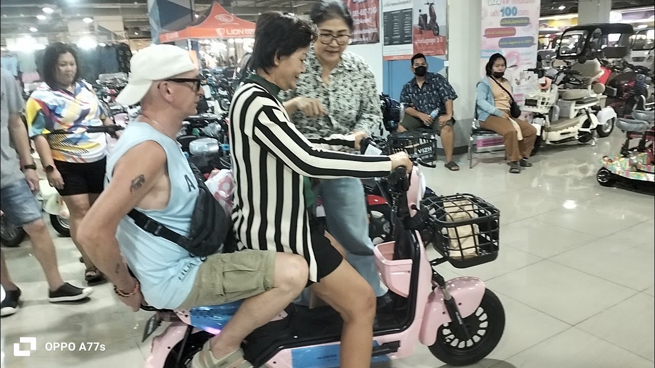 จักรยานไฟฟ้า นั่งได้4คน #เจ๊นุชรถไฟฟ้า เซียร์รังสิต ศูนย์รวมรถไฟฟ้าสามล้อไฟฟ้ามอเตอร์ไซค์ไฟฟ้า