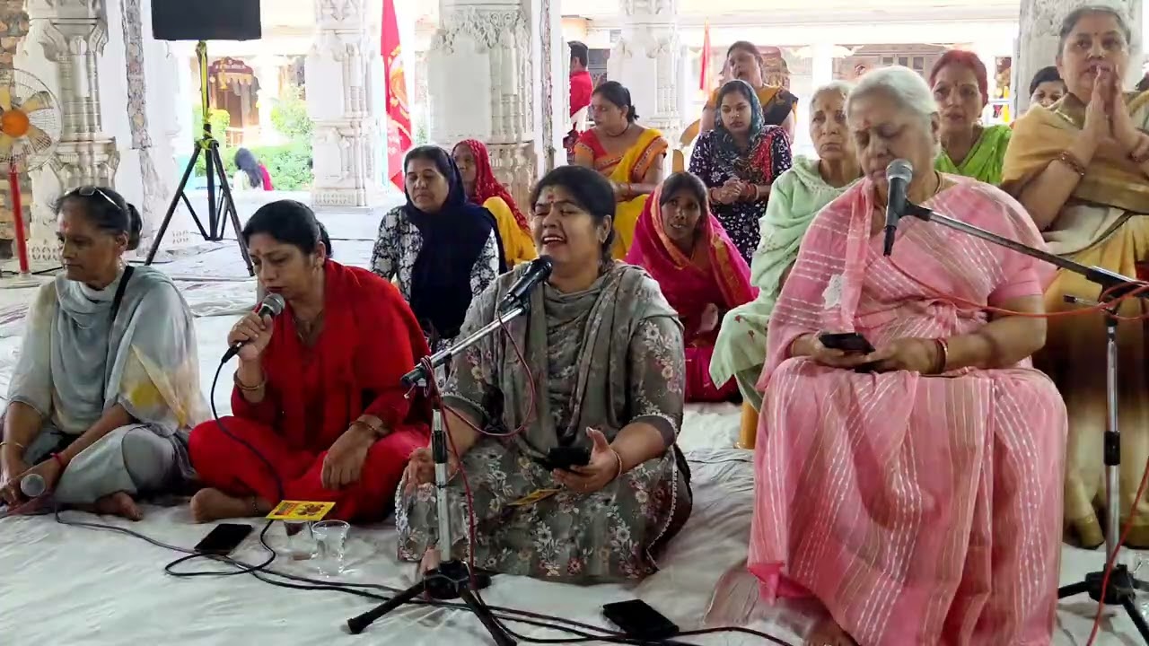सारे तीर्थ धाम आपके चरणों में हे गुरुदेव प्रणाम आपके चरणों में 🙏🕉️📿@Vedicsanatandharm9034 #bhakti 