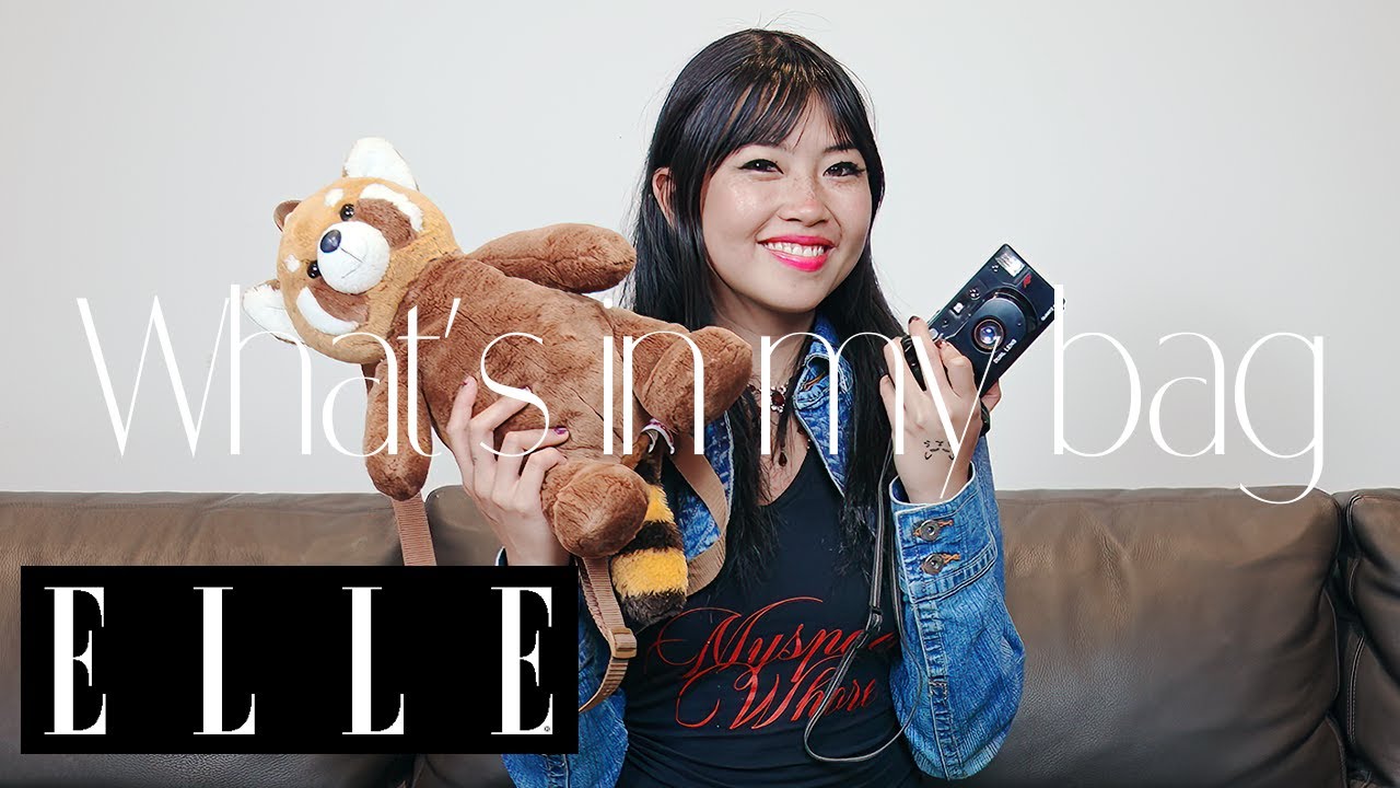【ビーバドゥービー】初来日👏Z世代を代表する歌姫がバッグの中身を初披露✨｜what's in my bag｜ ELLE Japan