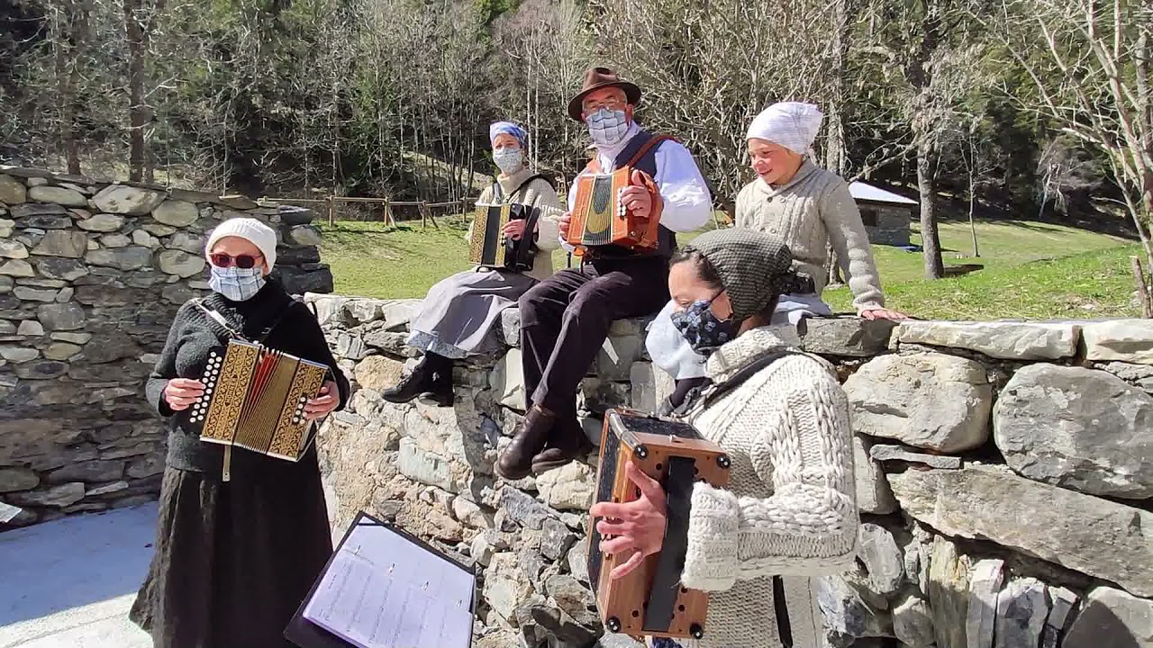 Concert du groupe folklorique d'Aussois Lo Z'Oërin, traditions et fête
