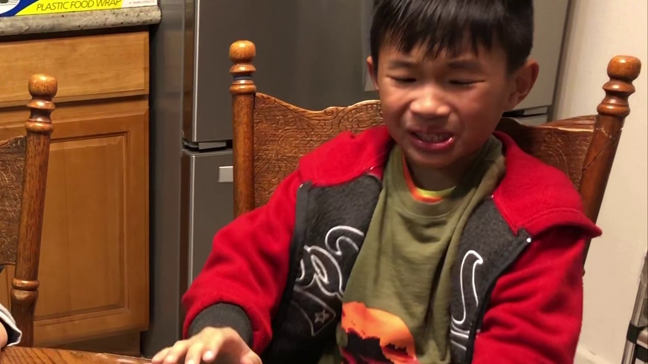 Funniest Durian Eating Fail!🥴The Durian Is Too Stinky!😂