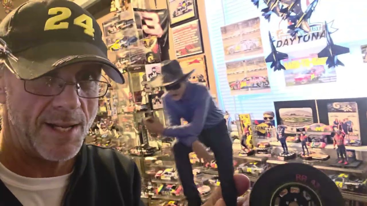 UNVEILING A RICHARD PRETTY 1/24 PLYMOUTH SUPERBIRD 1970 DIECAST  !!!