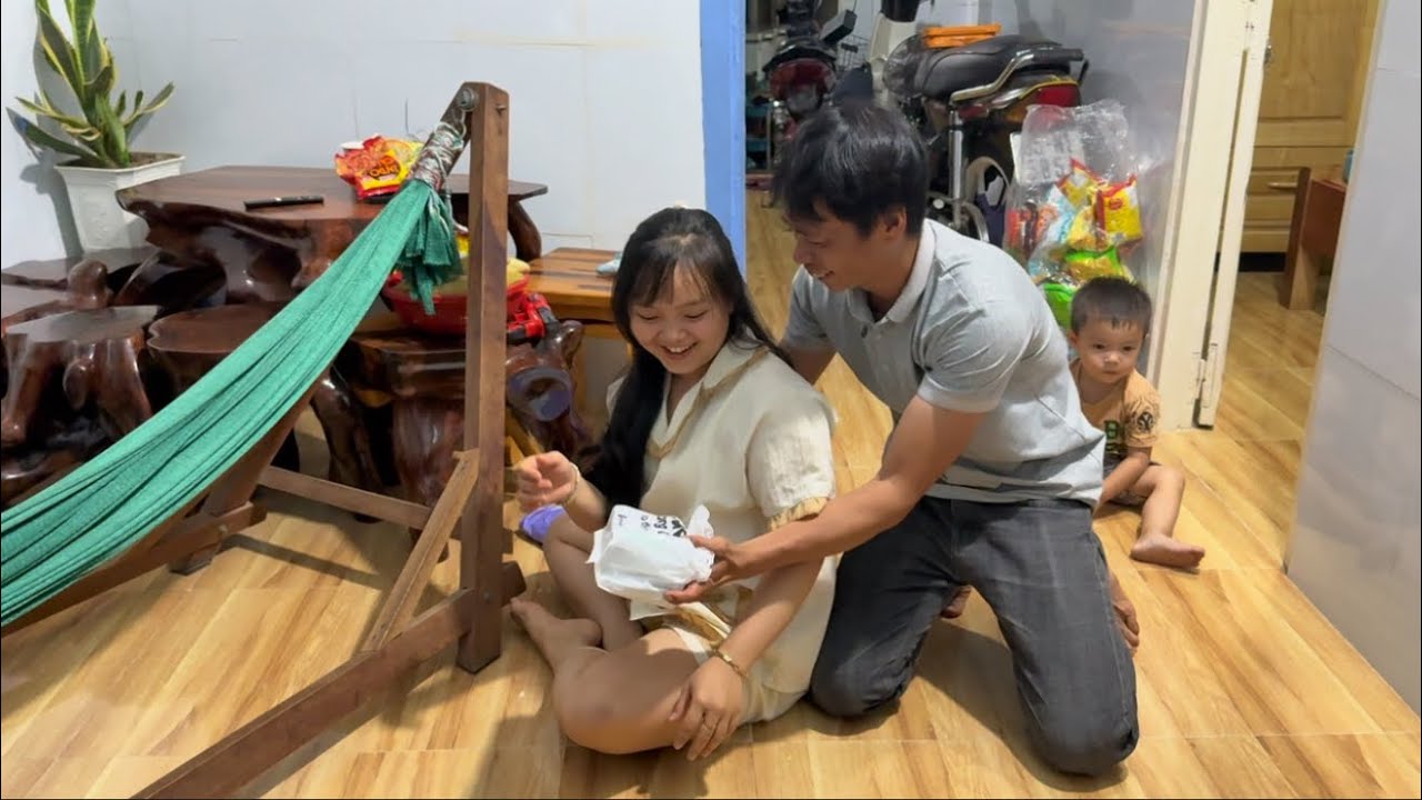 NGÀY KỶ NIỆM MẾN CHỌN MÓN QUÀ ĐẤT TIỀN TẶNG CHO BẠN GÁI