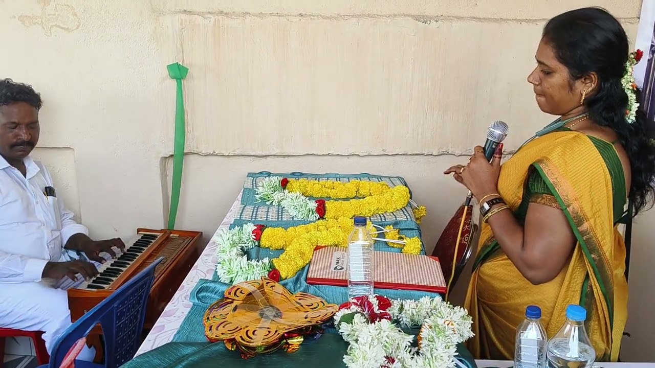 శ్రీ ఆంజనేయ  పాట..హరిదాసు ఉషారాణి హార్మోనిస్ట్ సురేష్, తపలిస్ట్ రామాంజులు వాయుధ్య సహకారం