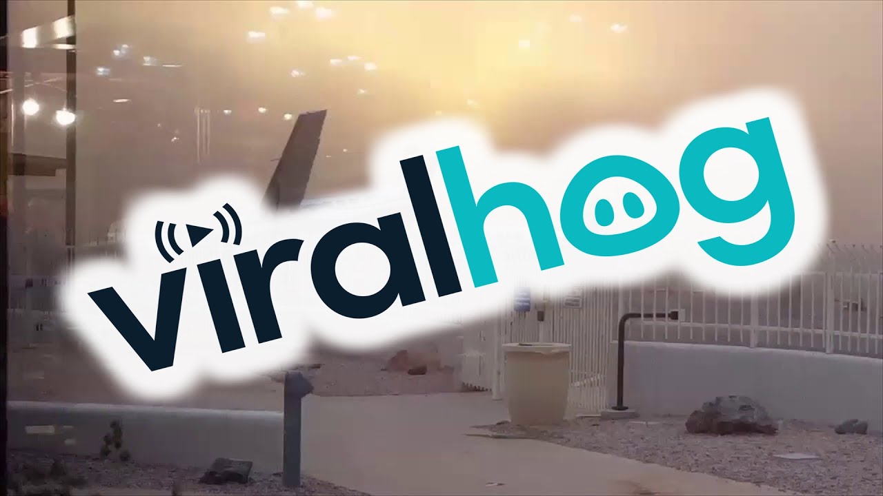 Sandy Winds Blow Aircraft || ViralHog
