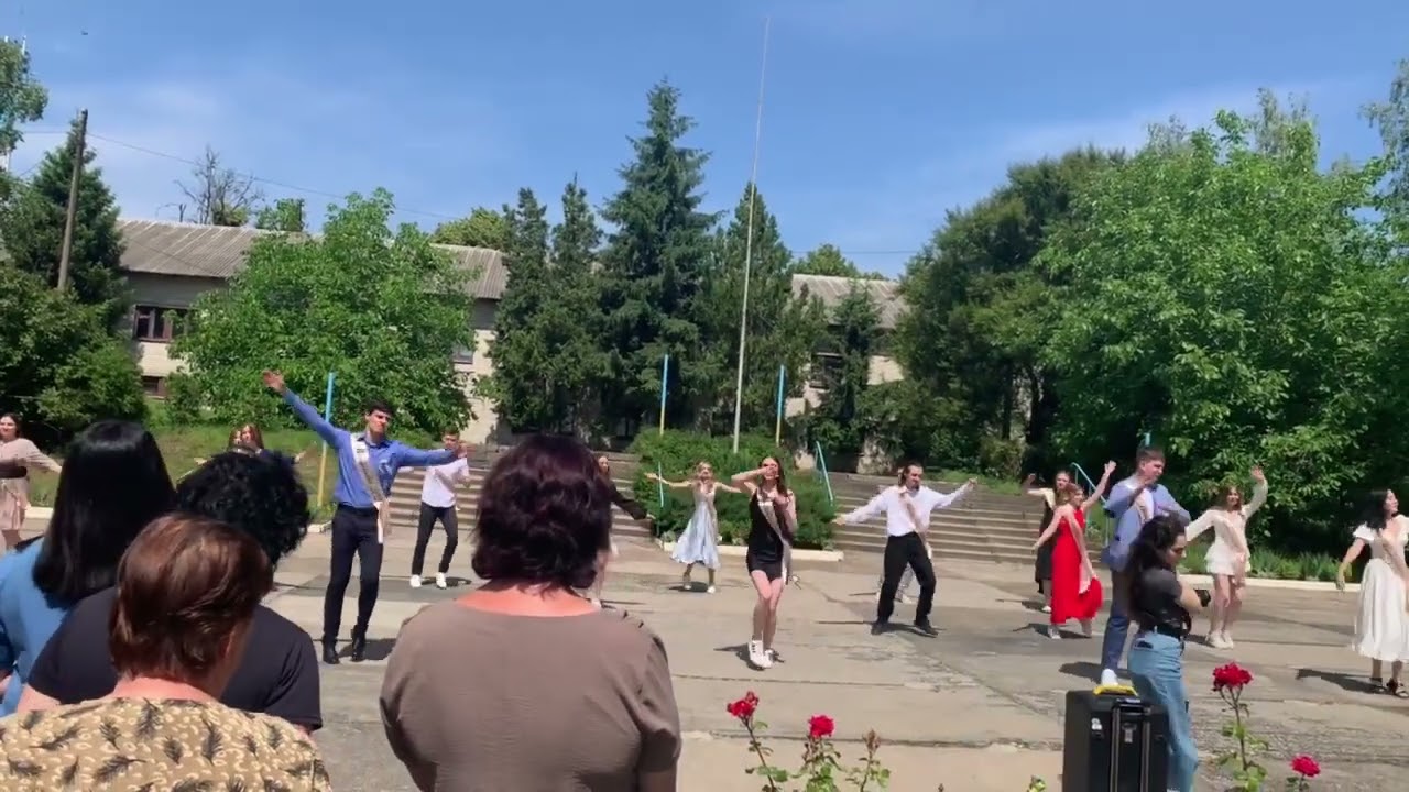 Випускний танець #випускний #весільнийтанець #останнійдзвоник #прощайшкола 