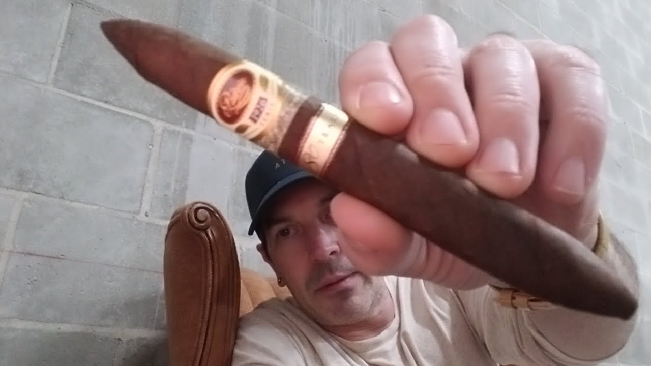 Padron 1926 Serie 80 Years Maduro (Perfecto 6&frac34;x54) Cigar Review