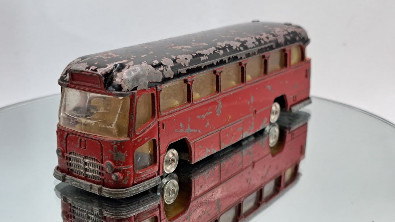 DIECAST RESTORATION CORGI TOYS  MOTERWAY EXPRESS COACH  NO/1120. 1961/62
