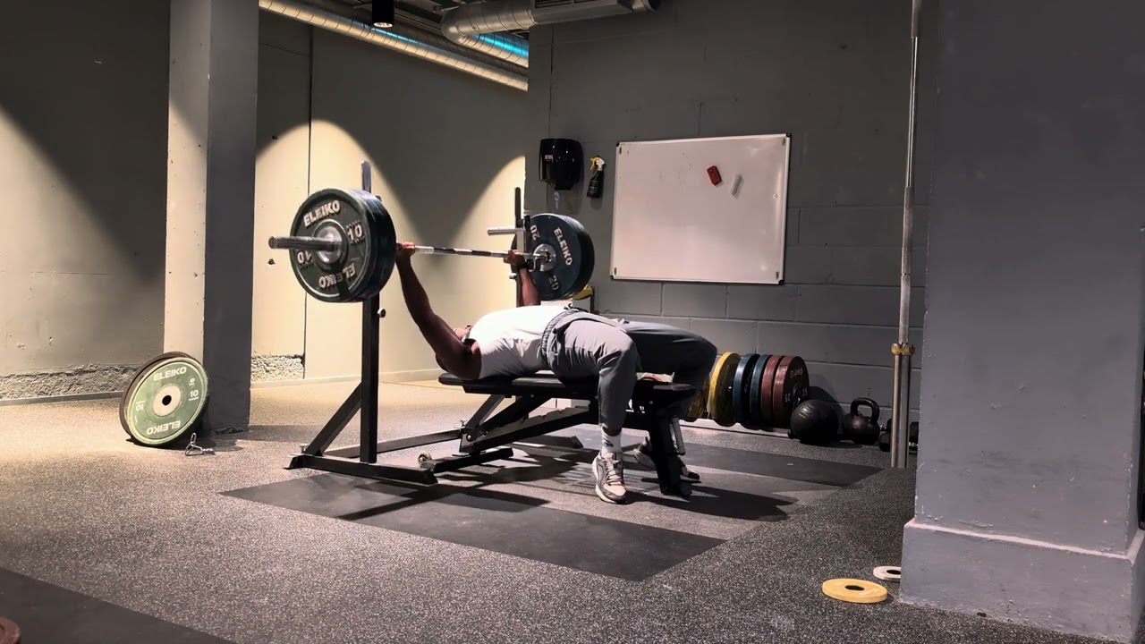 Day 2/4 Bench Press set 2/2 x 8 reps 120kg