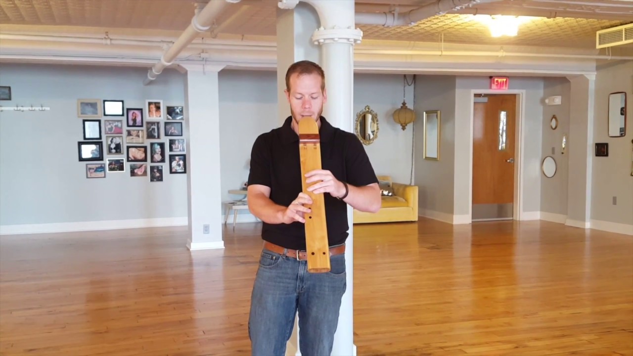 Native American drone flute in D minor | Kuzin Bruce Flute