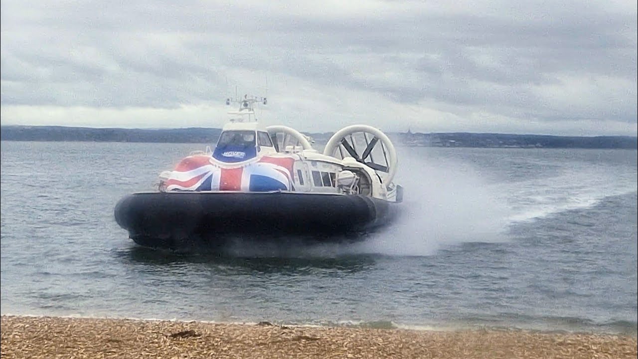 Full flight on board the Solent Flyer hovercraft between Ryde and Portsmouth