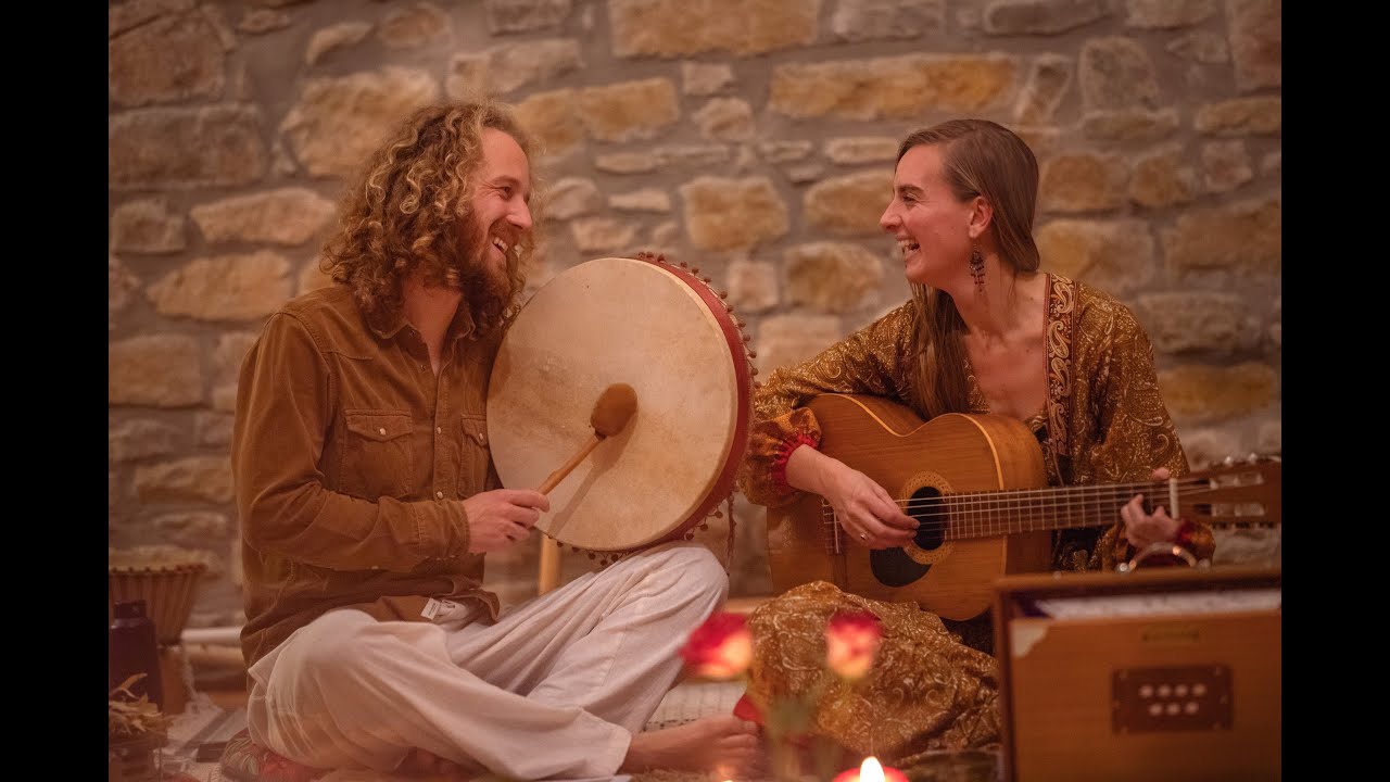 The Magic of Singing Together - Singing Circles with Jeska & Romain