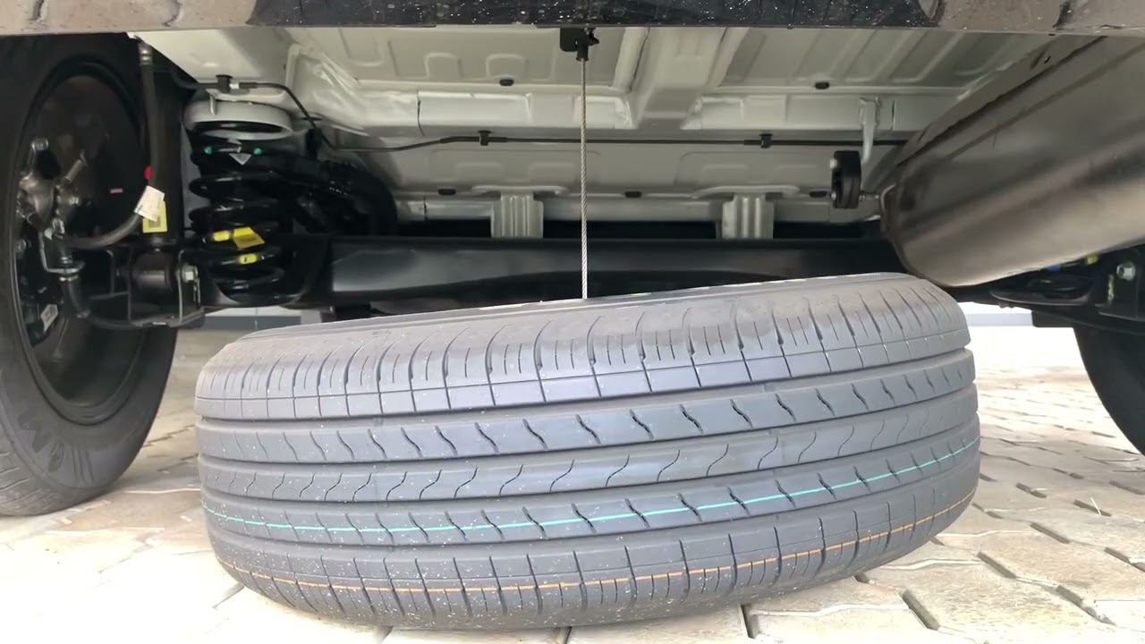 Kia Carens how to change the wheel
