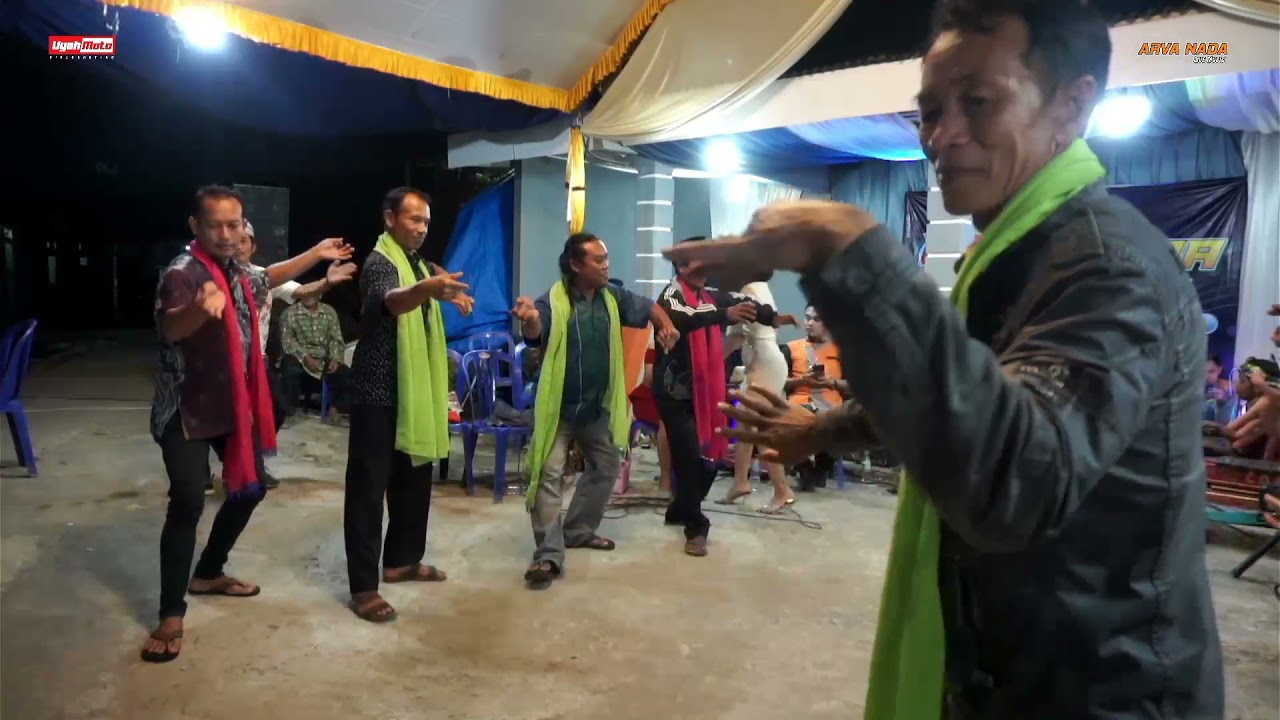 tayub!!!!!Pisang Bali-baju biru VOC Saraswati-nur kenthir ARVA NADA(dsn.gesingan rmh BPK boini)
