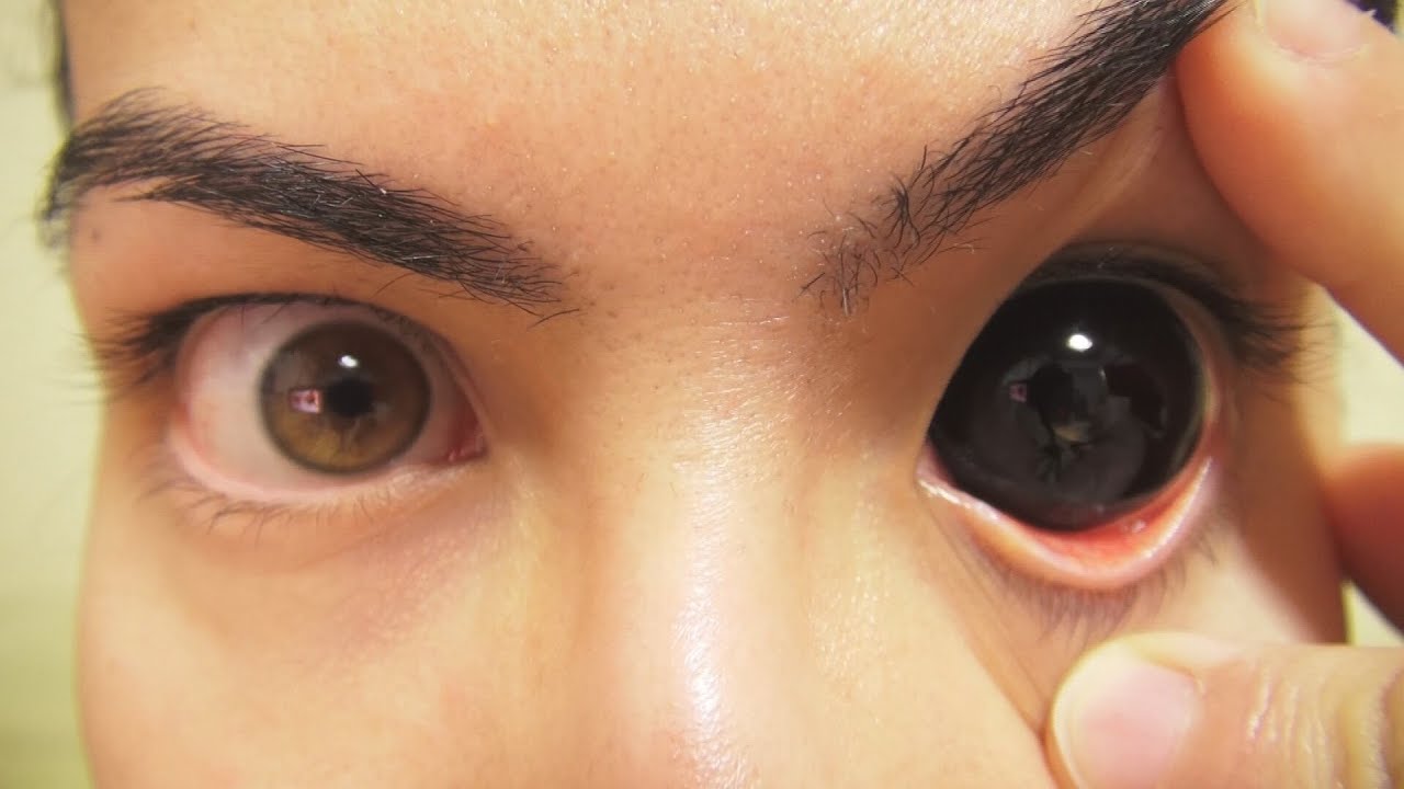 How to: Insert And Remove Black Sclera Contact Lenses (Fxeyes)