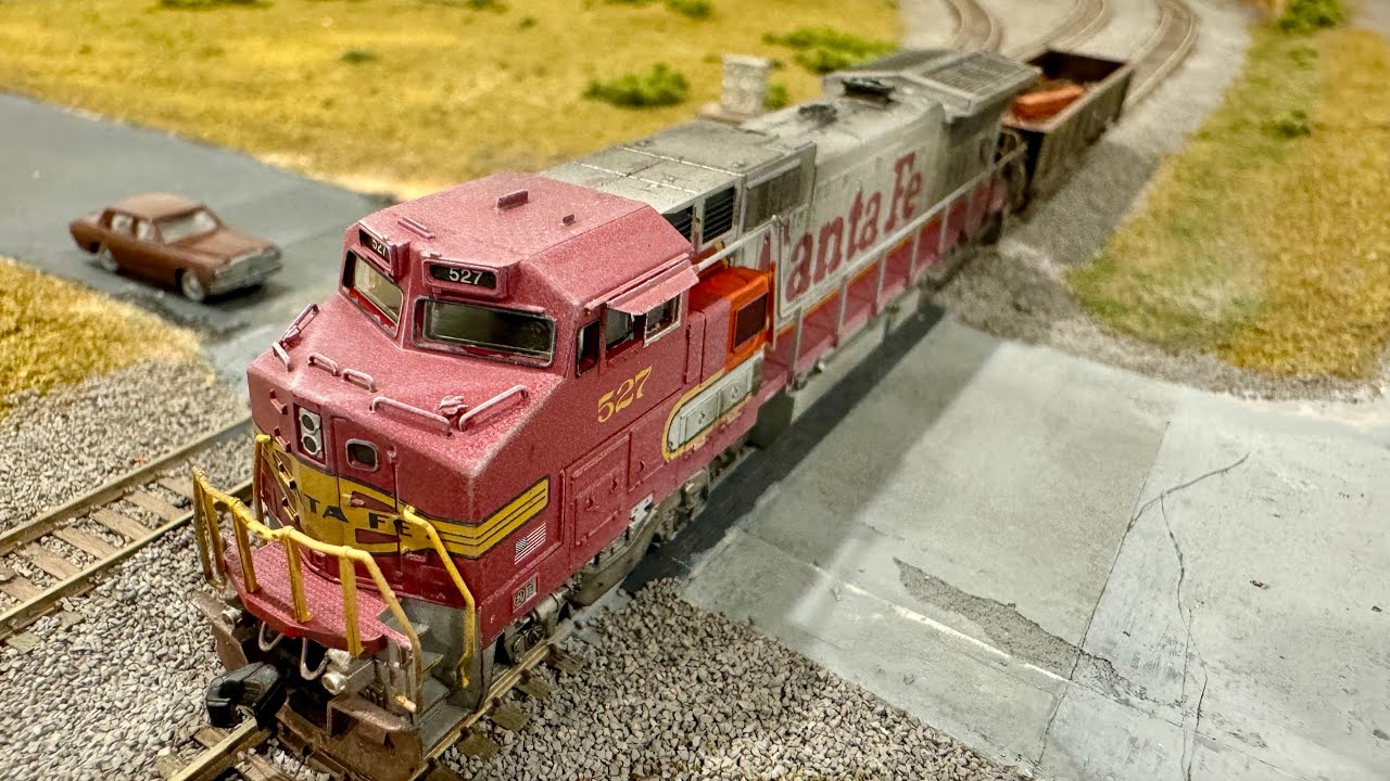 Episode-29 Weathering a Santa Fe Dash 8 Loco