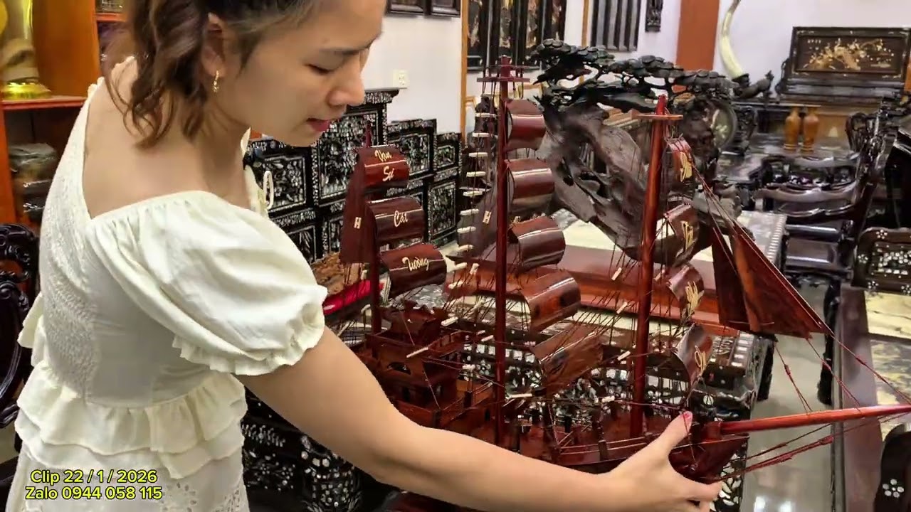 siêu phẩm bộ ghế louis cẩn ốc,tủ chùa bầu,tượng,tủ đoremon,khay trà,thuyền buồm,hộp chè trắc,kỷ...