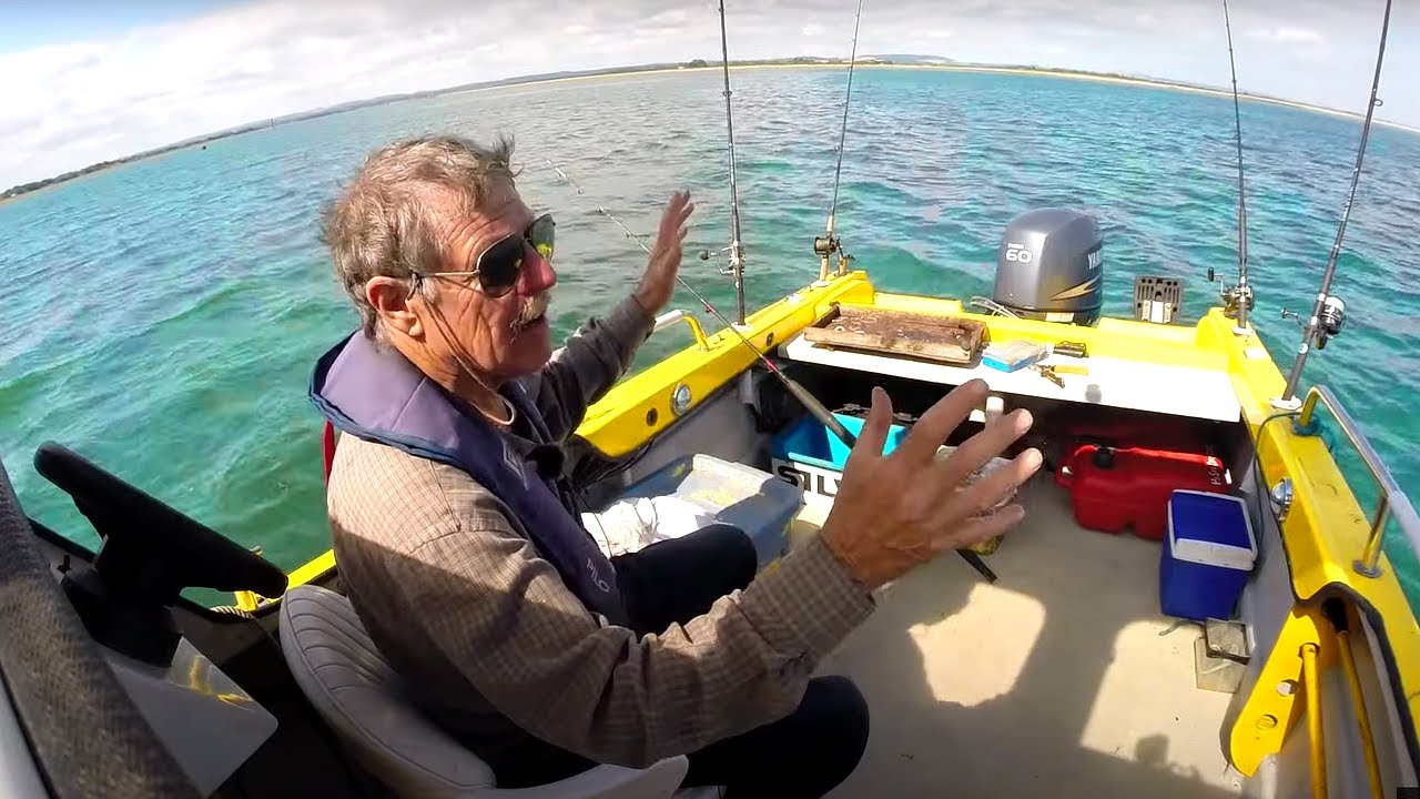 How to Make an Awesome Fish Attractor | Solo Boat Fishing