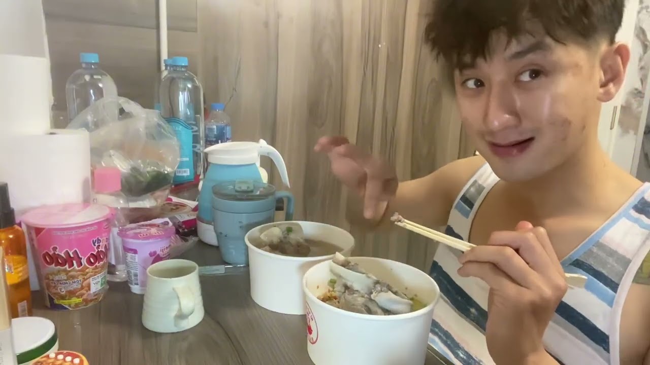 Mất 200 ngan huhu ?! Huy Ma ăn cơm cháy 45 ngàn sợ bị chửi giống ly cà phê 80 ngàn