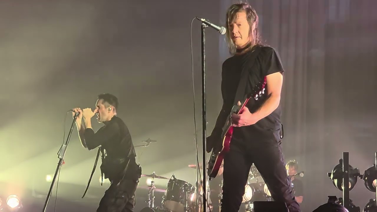 Nine Inch Nails - I'm Afraid of Americans(David Bowie cover) -TD Garden -Boston, MA -August 29, 2025