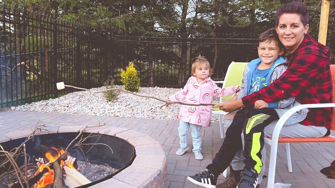 FIRST TIME USING THE NEW FIRE PIT - VLOG #3 - 09.25.2020
