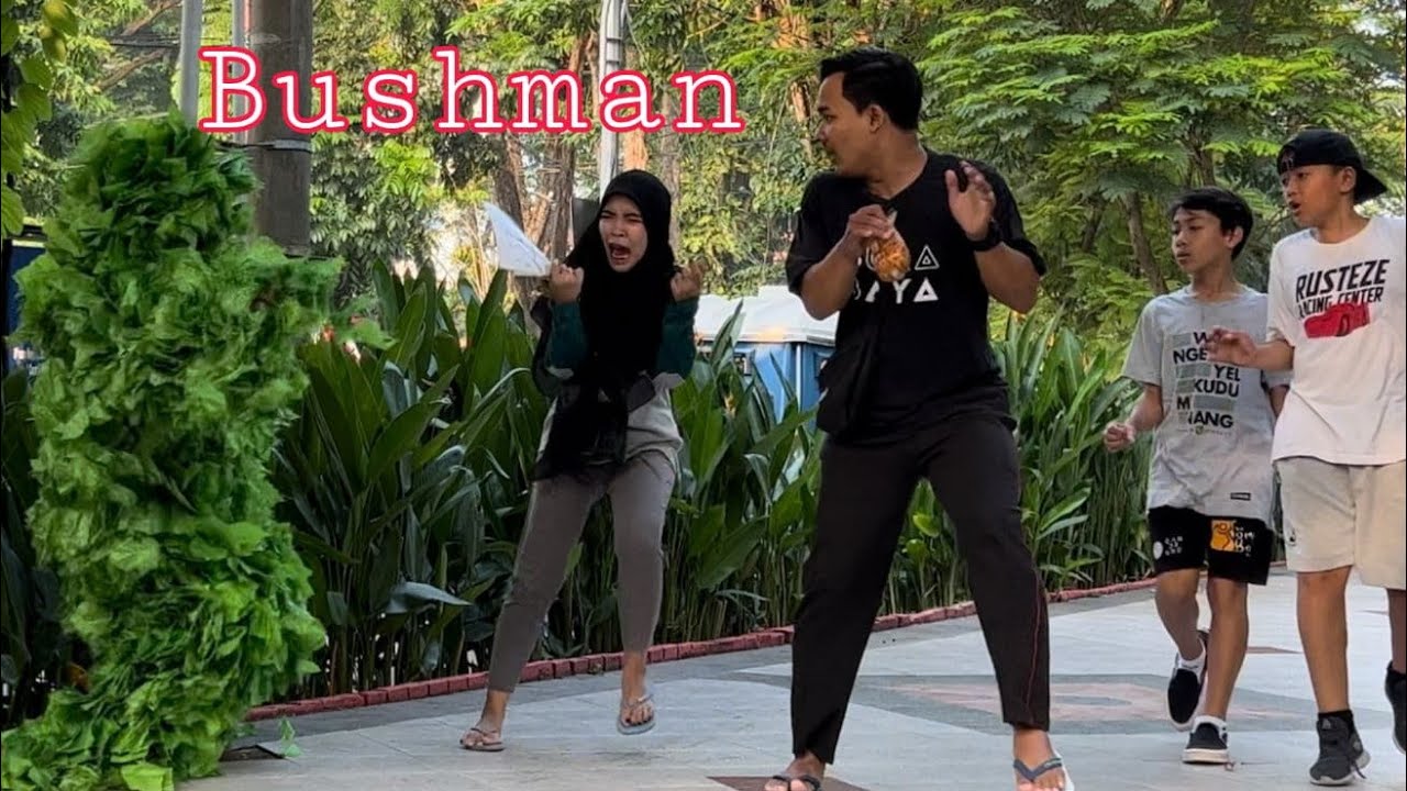Bushman prank crazy funny Hilarious!! Prank manusia Daun lucu kaget !!!