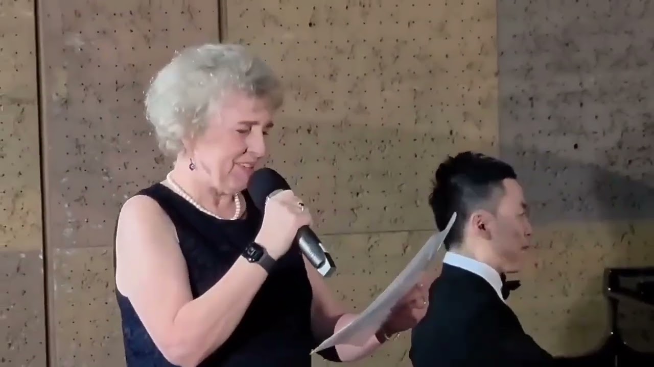 老外唱台語歌-舊情綿綿-公車公藝鋼琴-20251220